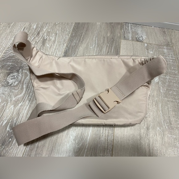 Reebok Fanny Pack, Light Cream - Picture 2 of 4